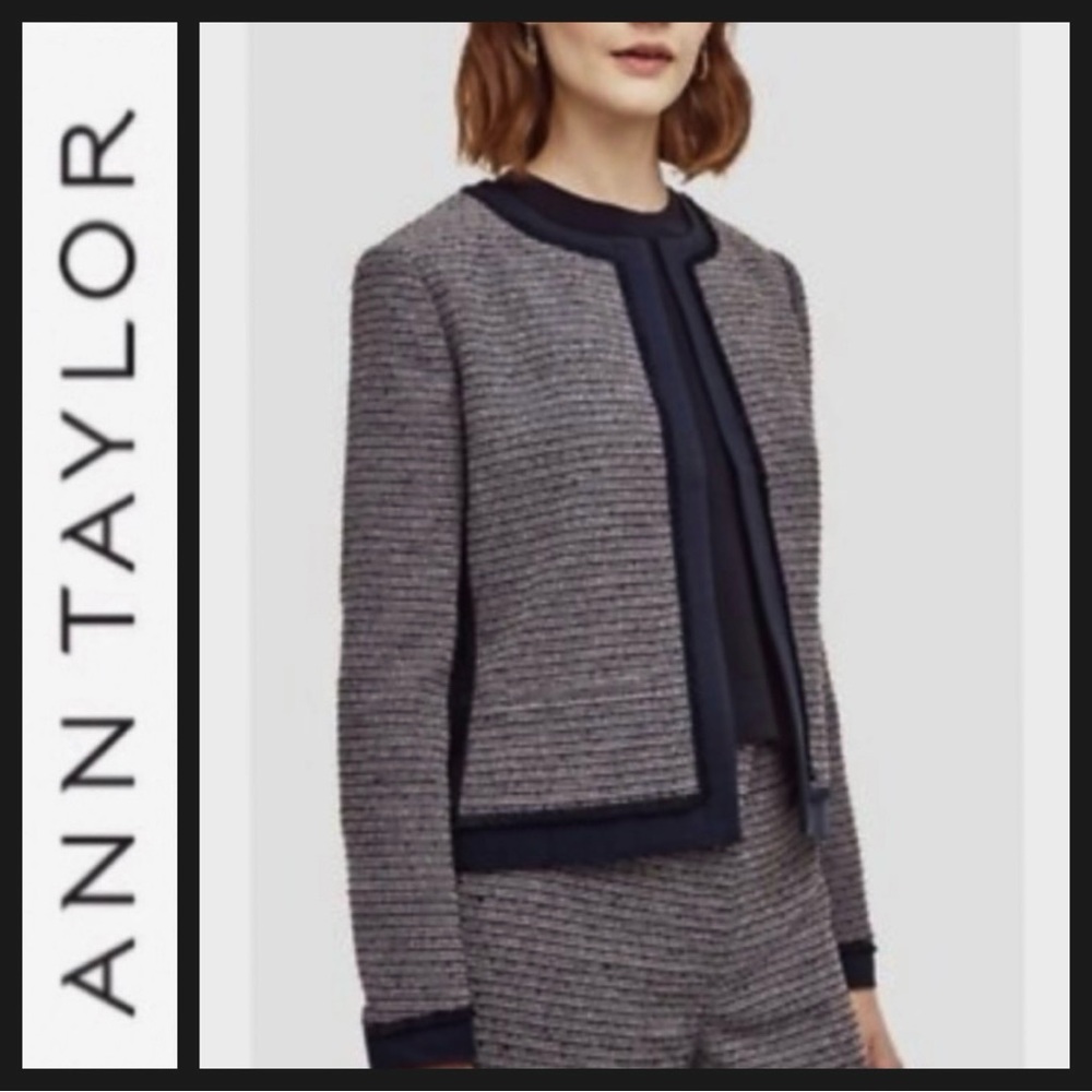 NWOT Ann Taylor Women's Navy and White Crop Tweed Blazer